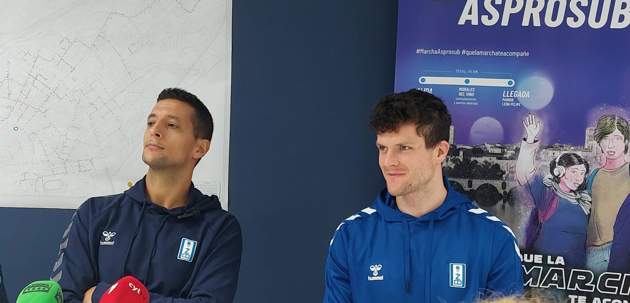 Kevin Buckingham y Saulo Hernández, en rueda de prensa