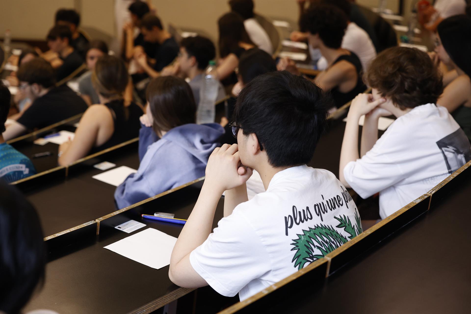 Estudiantes en un aula de universidad. EP.