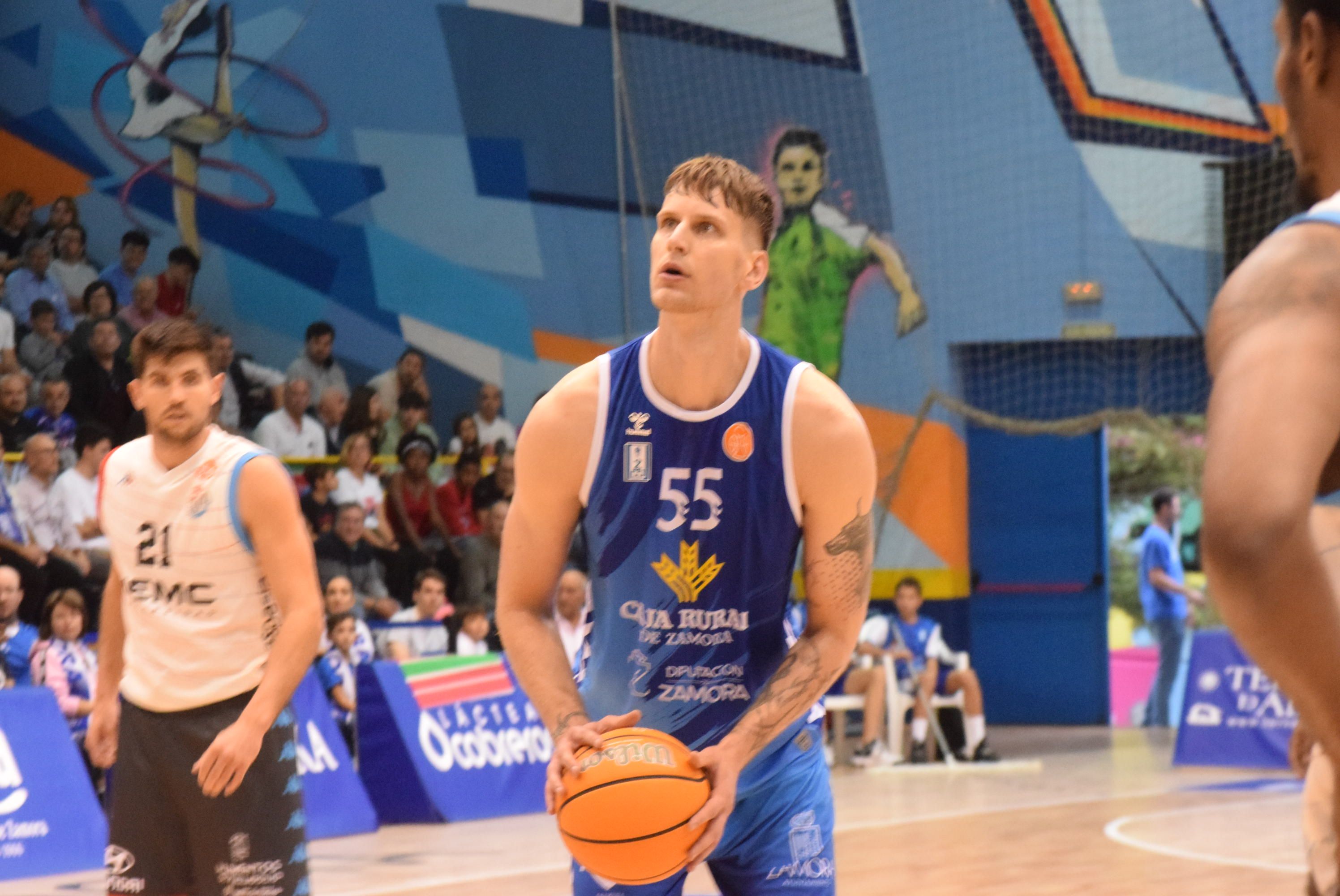 Imágenes del partido entre el CB Zamora y Real Valladolid Baloncesto