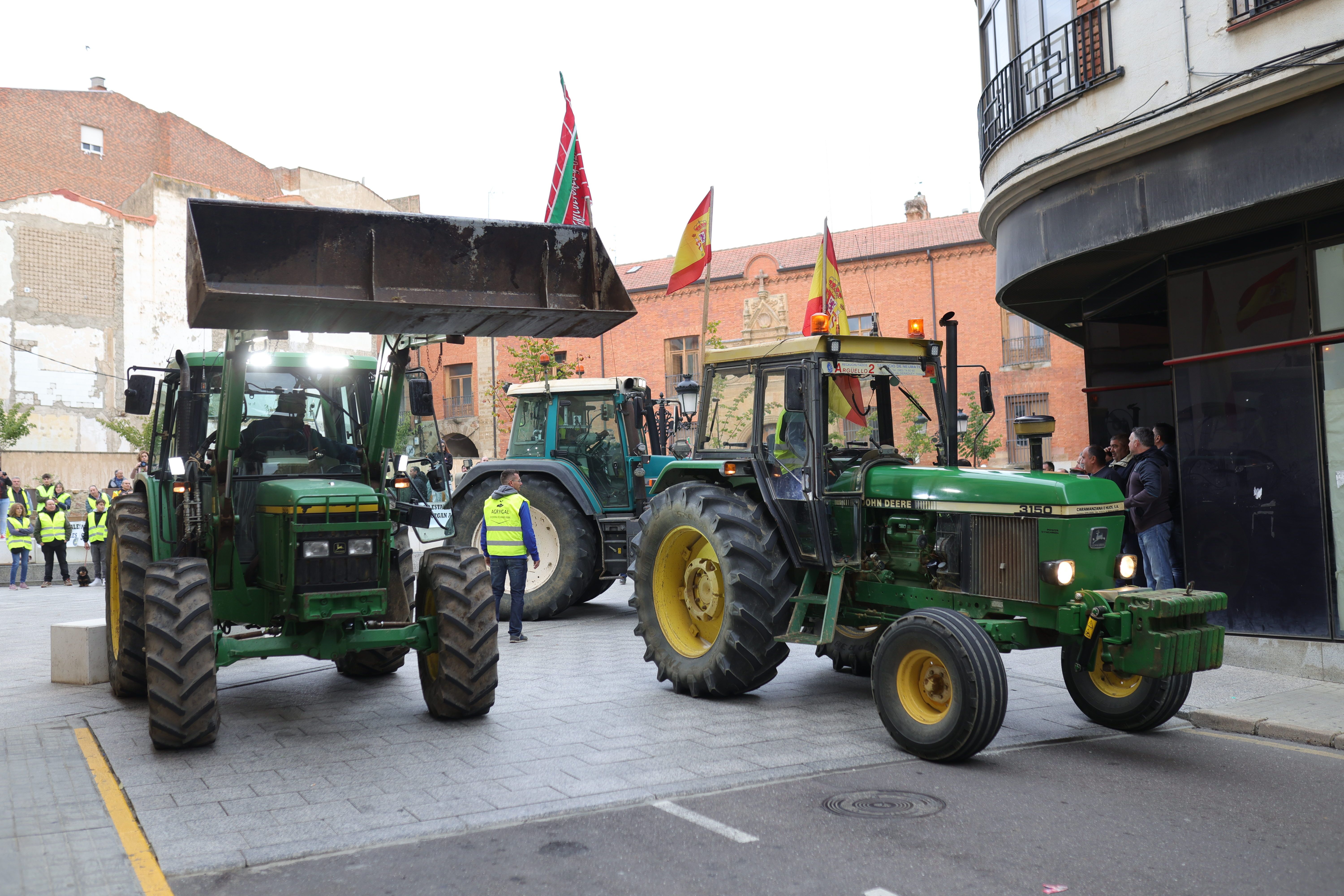 JL Leal / ICAL. Concentración en apoyo a un agricultor y un ganadero juzgados por los disturbios en las protestas agrarias 