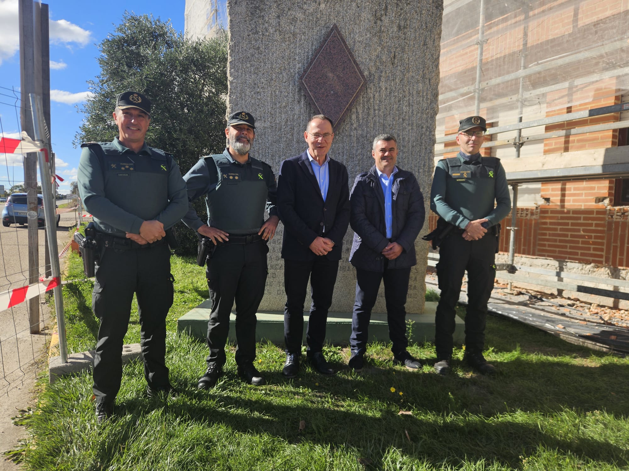 Ángel Blanco visita el acuartelamiento de Camarzana de Tera 