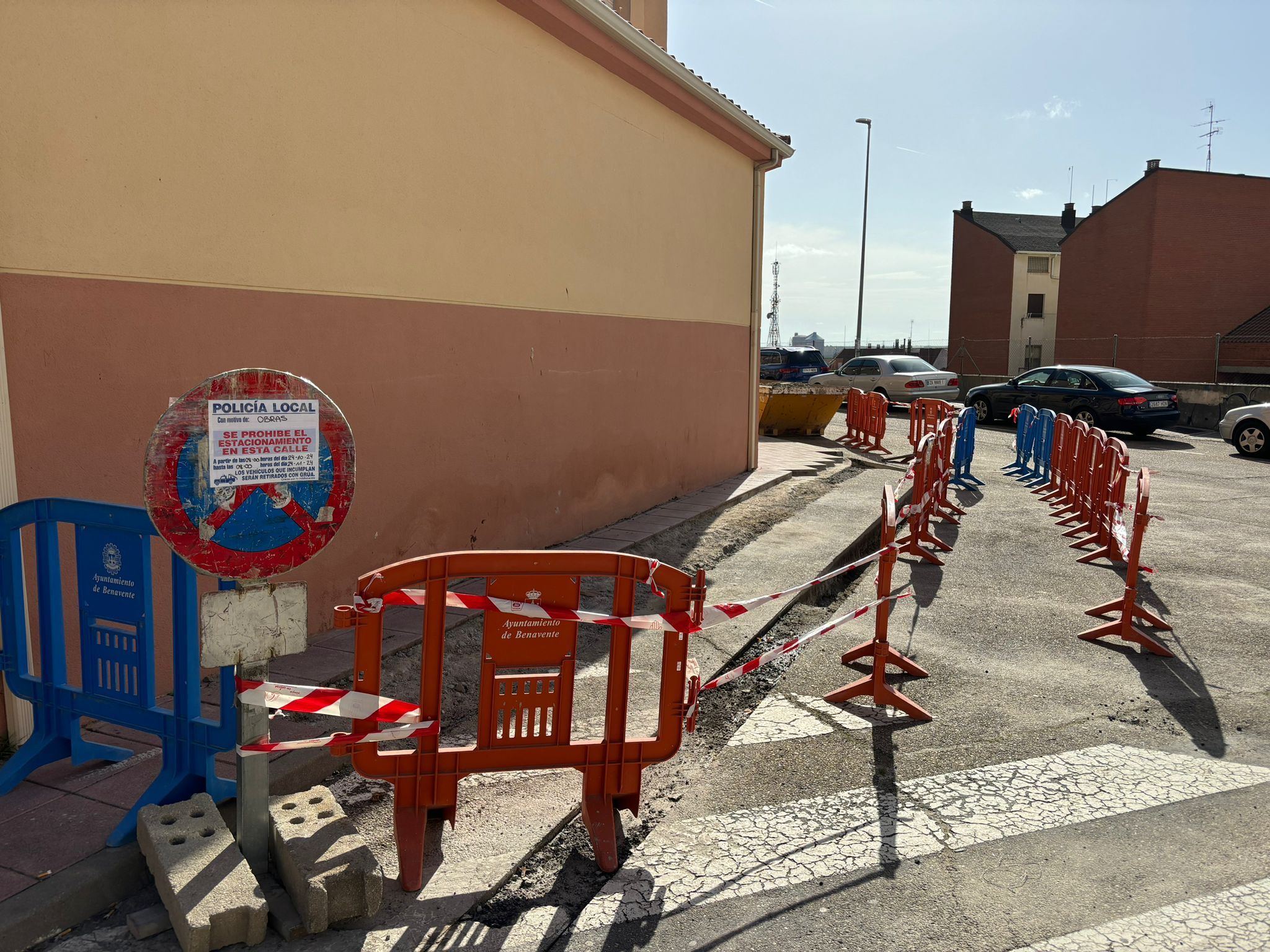 Mejoras de accesibilidad en la entrada del centro educativo Virgen de la Vega de Benavente