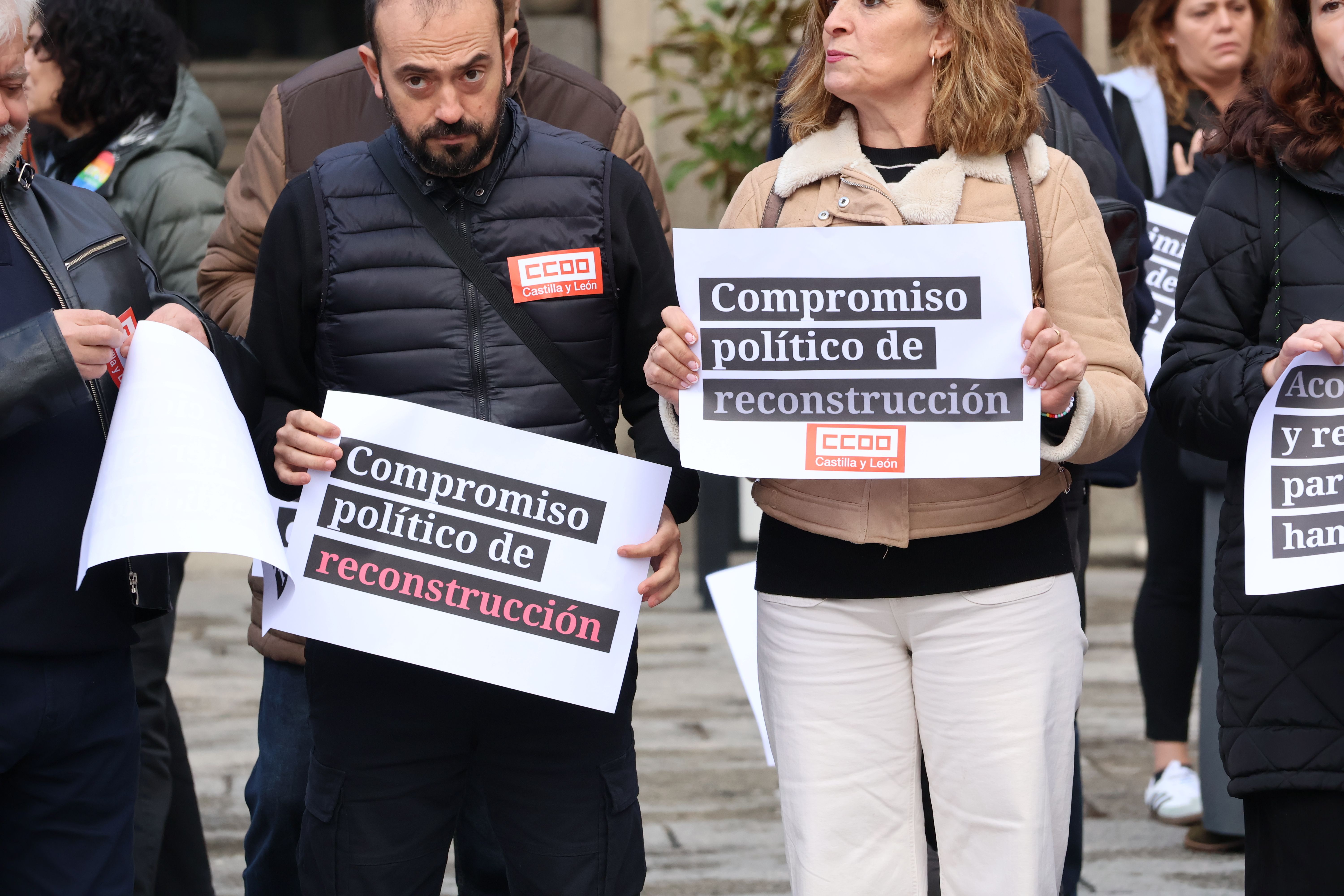 Manifestación de los sindicatos frente al Ayuntamiento (4)