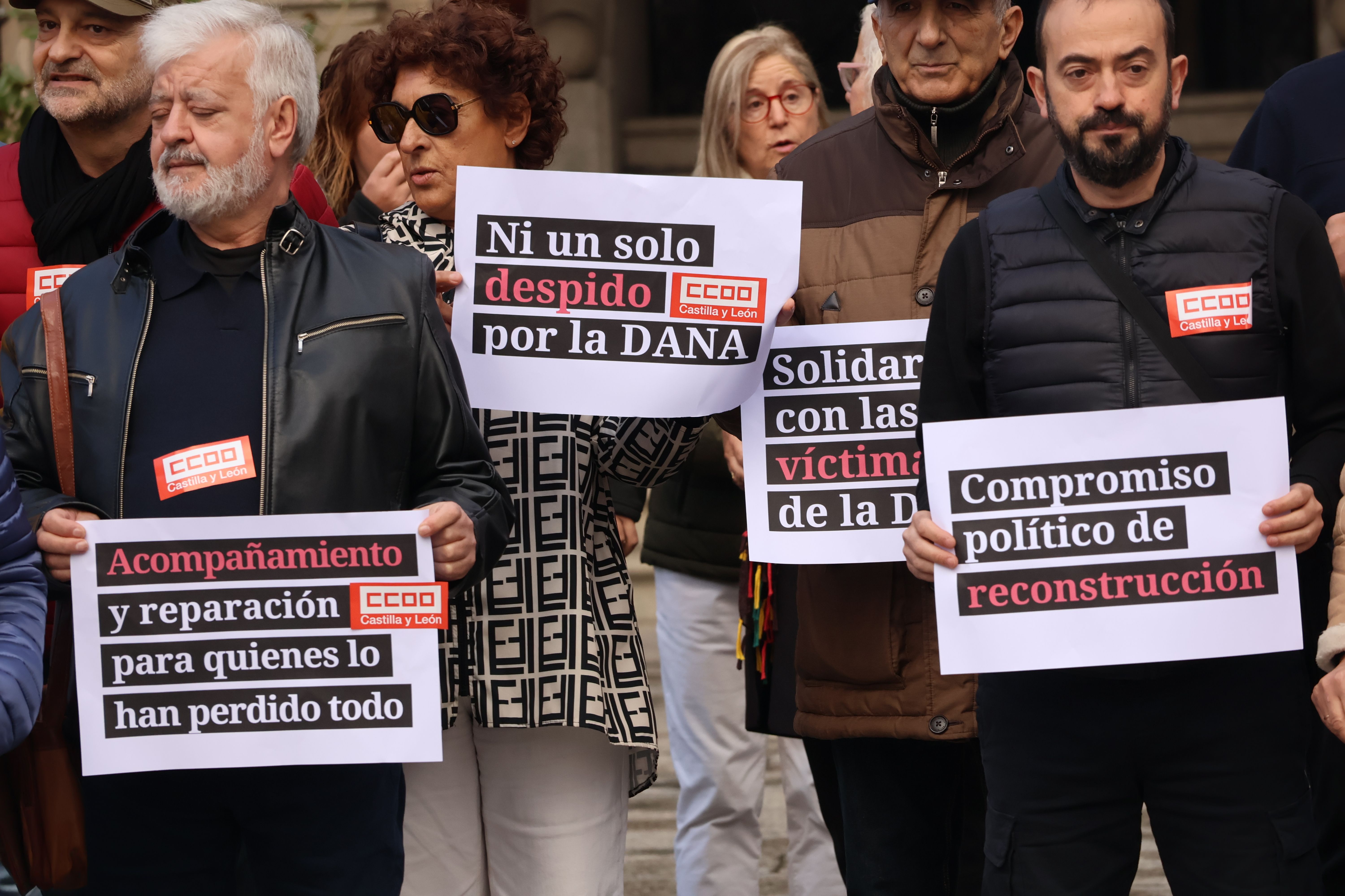 Manifestación de los sindicatos frente al Ayuntamiento (9)