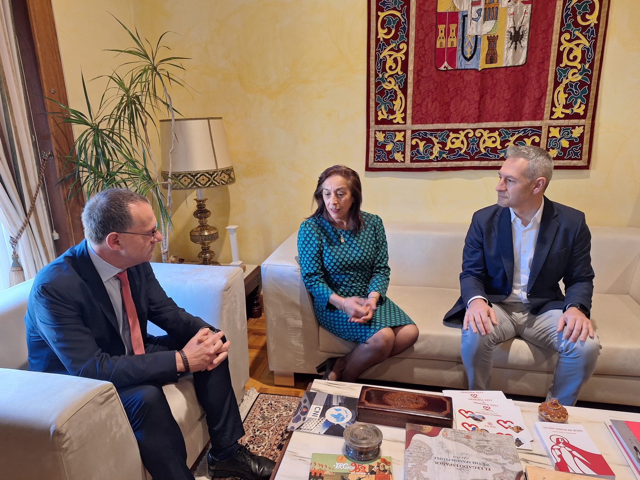 El subdelegado del Gobierno en Zamora recibe a la alcaldesa de Toro