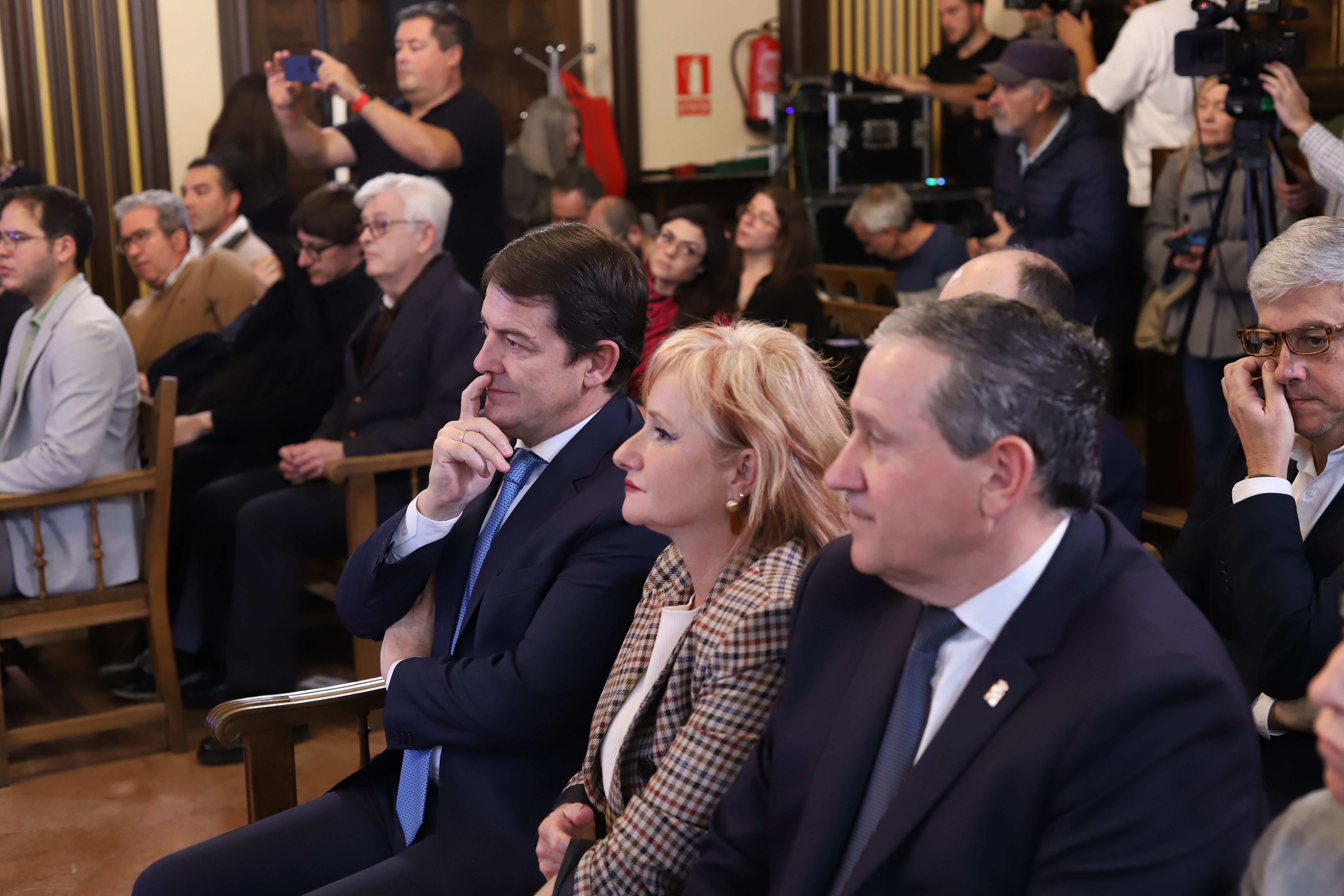 Visita de Alfonso Fernández Mañueco a las obras del Mercado de Abastos