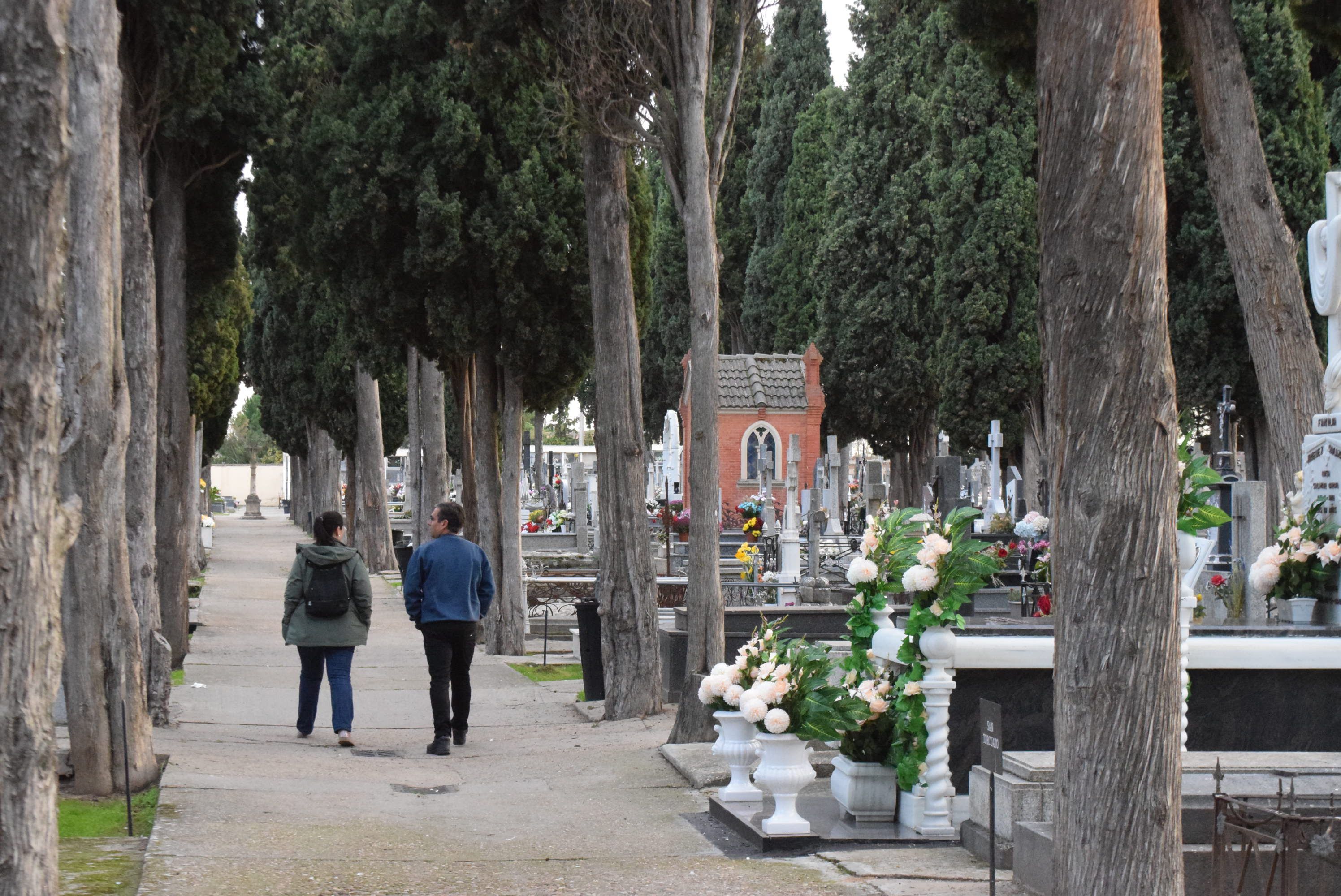 Ruta por el Cementerio Municipal de San Atilano