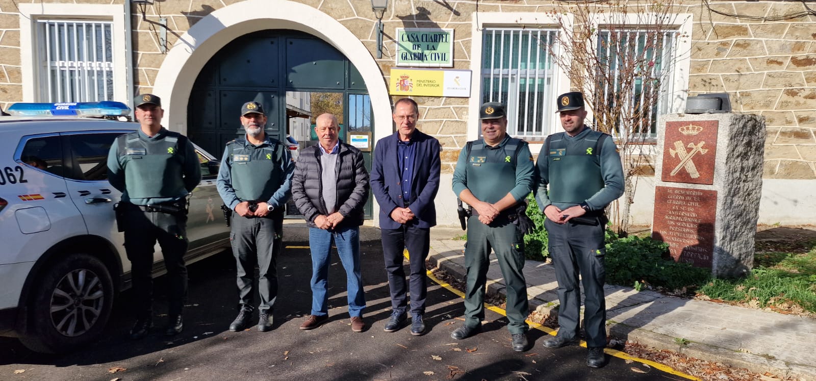 Visita al cuartel de la Guardia Civil en El Puente 