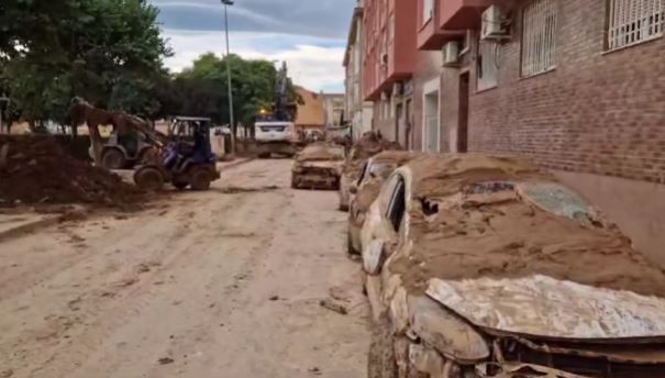 Trabajos  de los operarios de Zamora en la zona afectada por la DANA