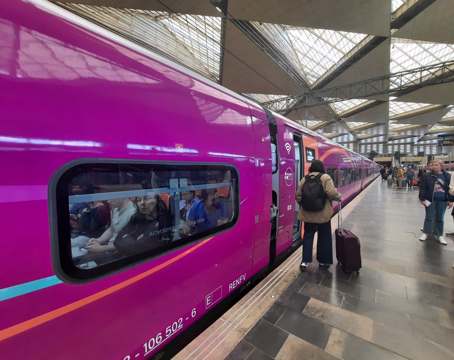 Alrededor de 17.000 viajeros utilizan los nuevos Avlo S106 de Renfe en Aragón. - RENFE - Archivo