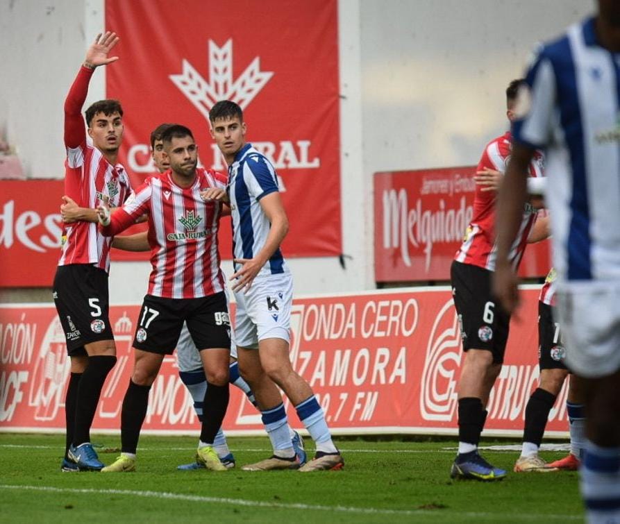 Adrián Bolo en un partido en el Ruta de la Plata esta temporada.Zamora CF.