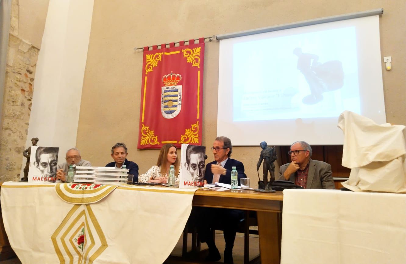 Coloquio presentación libro Maestro, dedicado a Andrés Vázquez