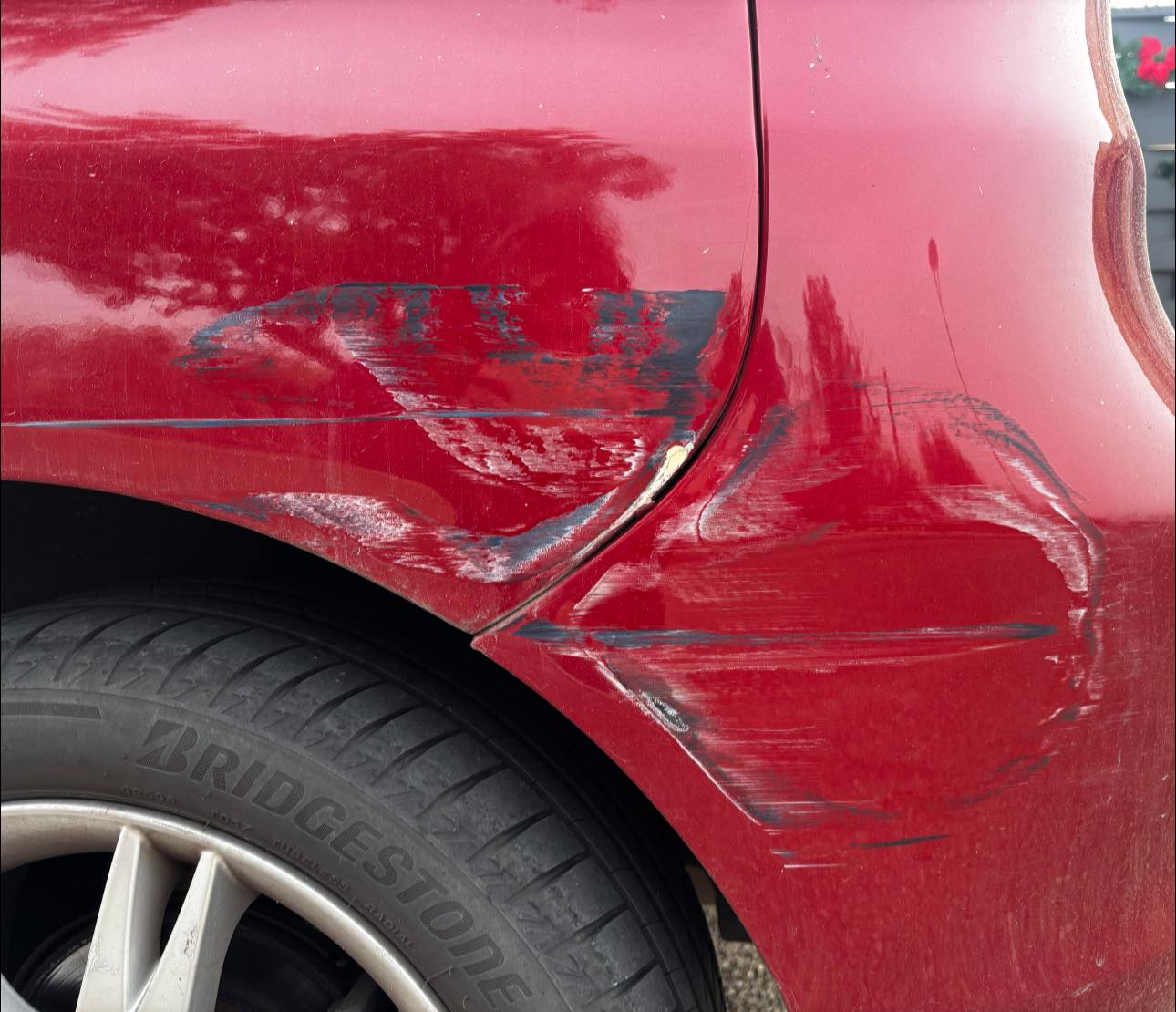 Un "regalito" de Navidad  envenenado en Zamora: un coche daña otro y se va sin dejar rastro