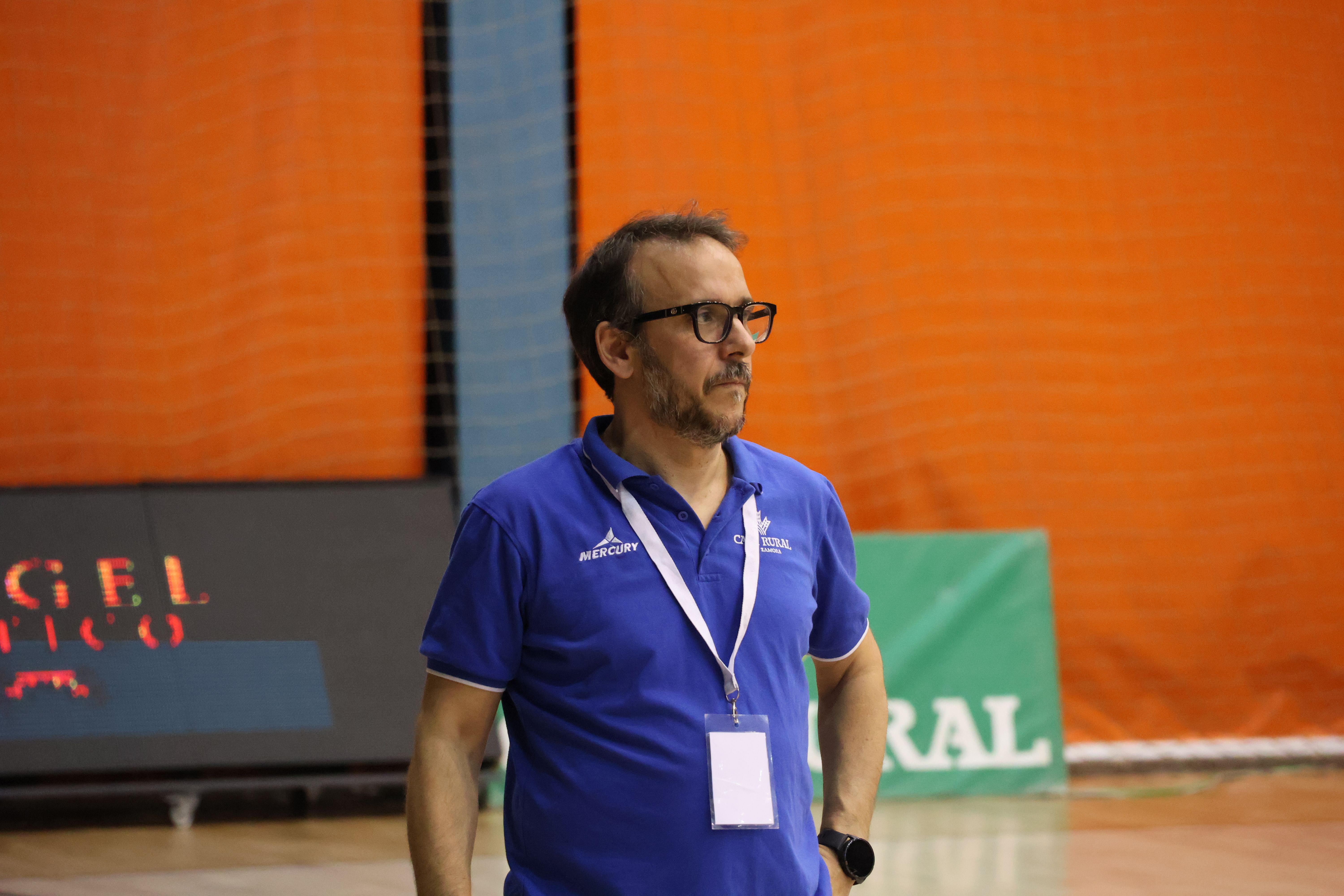 Félix Mojón durante el Balonmano Zamora  - La Robla