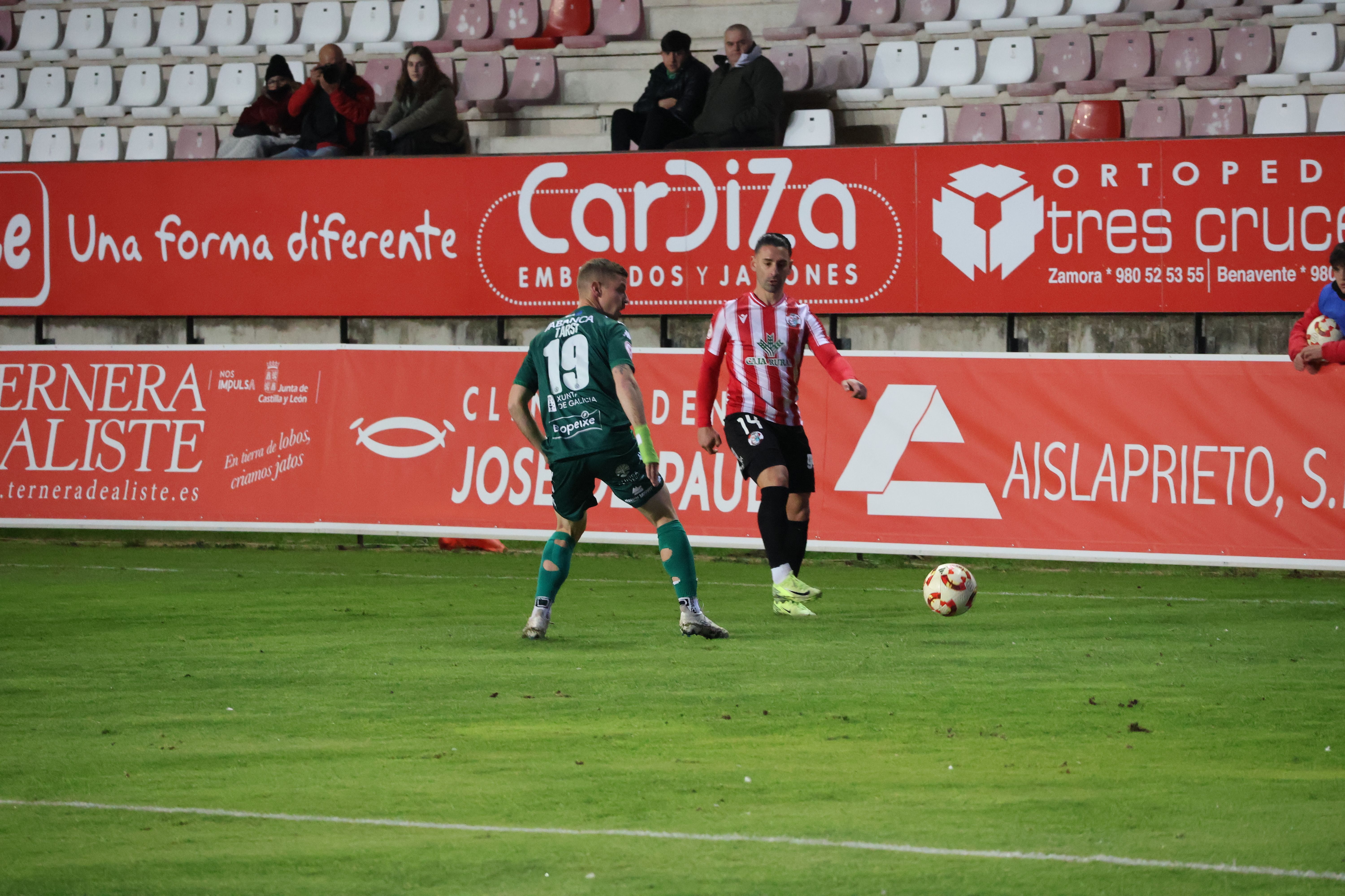 Una jugada del último partido en el Ruta de la Plata en 2024, Zamora CF - Arenteiro 