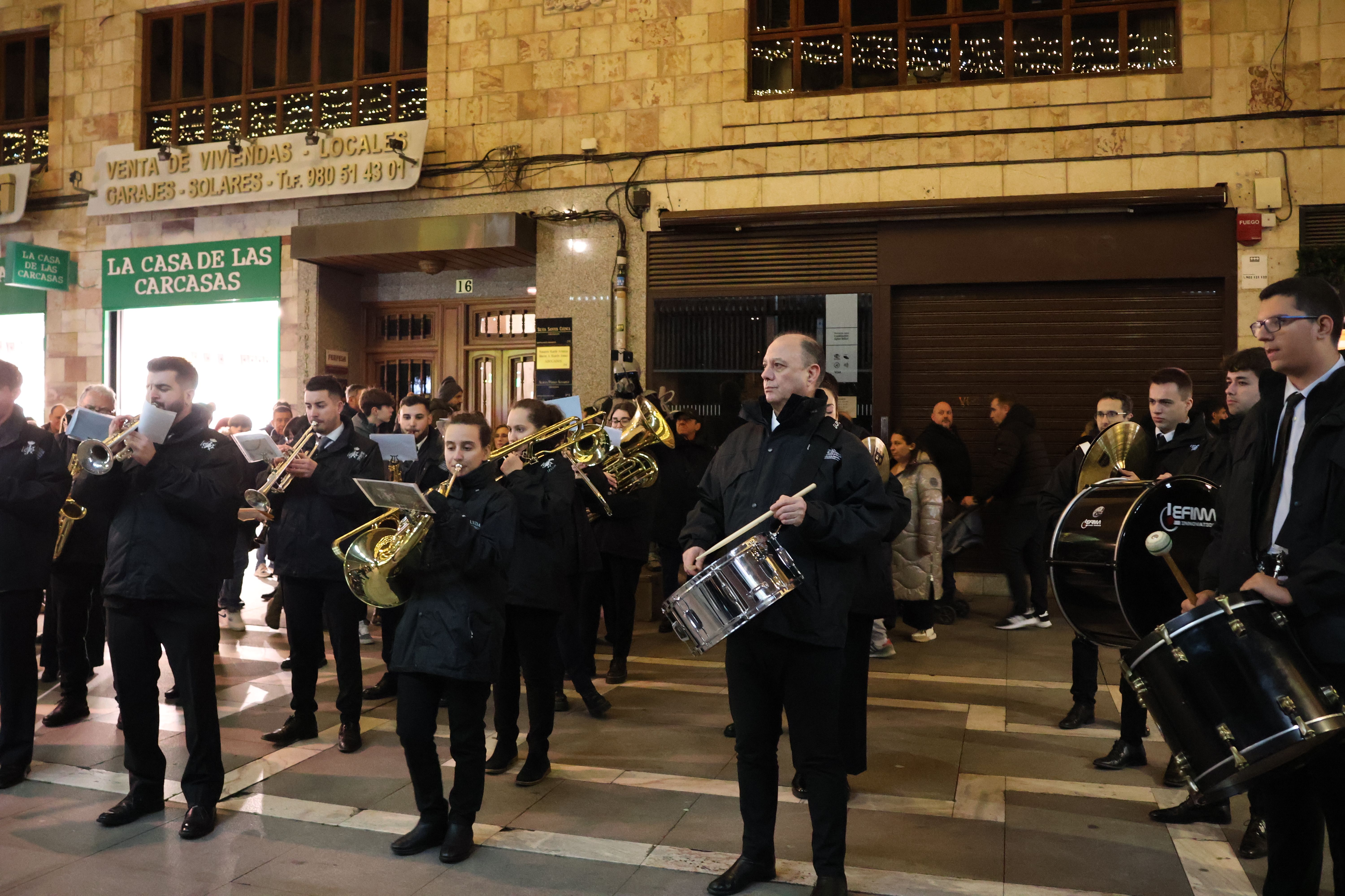 Pasacalles de la Real Cofradía de Nuestra Madre de las Angustias