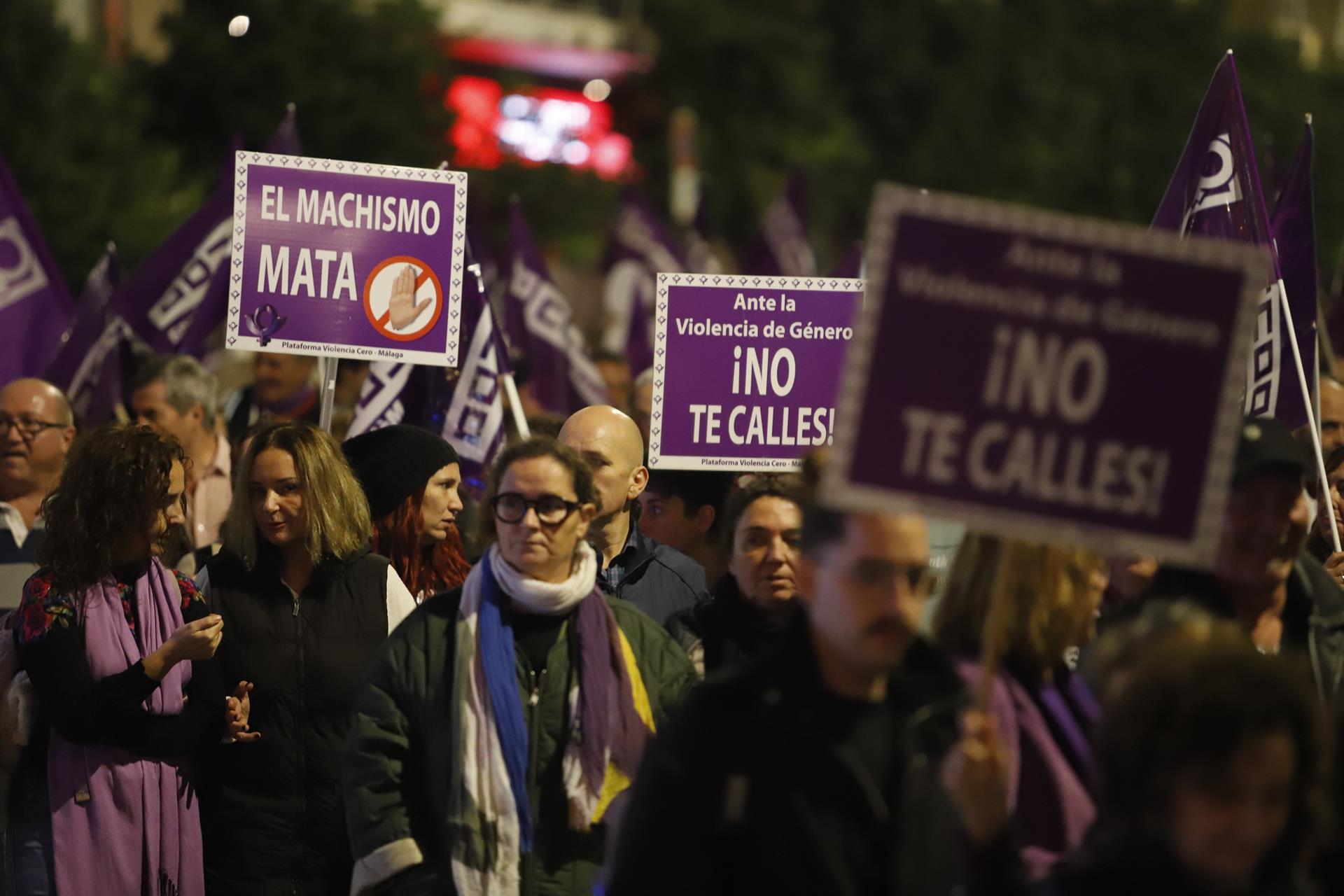  Imágenes de la manifestación con motivo del 25N en Málaga. A 25 de noviembre de 2024, en Málaga, Andalucía (España). - Álex Zea - Europa Press - Archivo