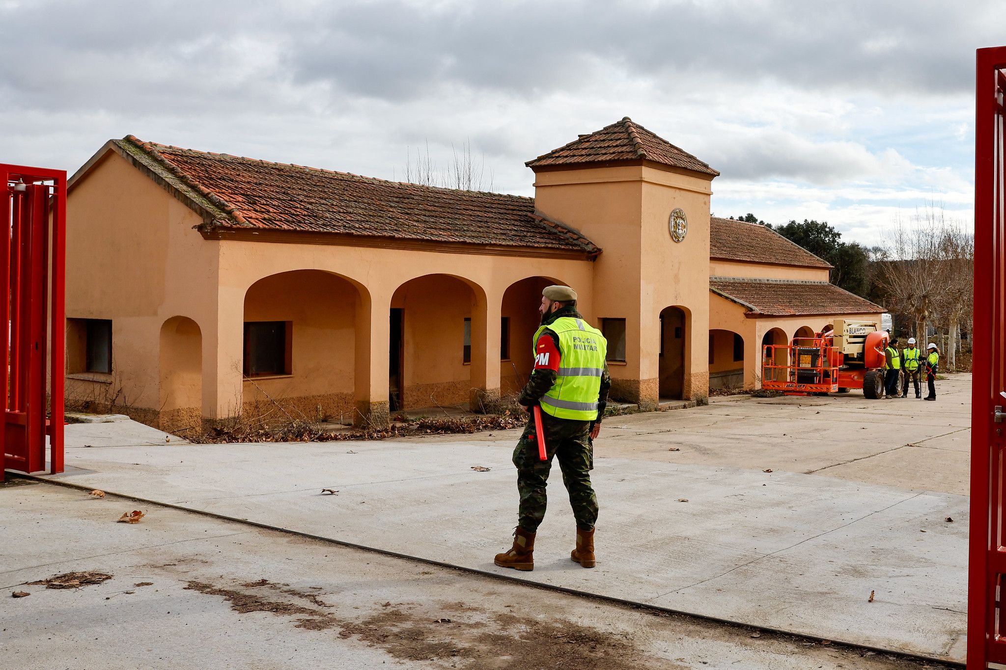 Visita el antiguo campamento militar de Monte La Reina para conocer los avances del proyecto de construcción del nuevo acuartelamiento del ET. Foto Rubén Somonte MDE