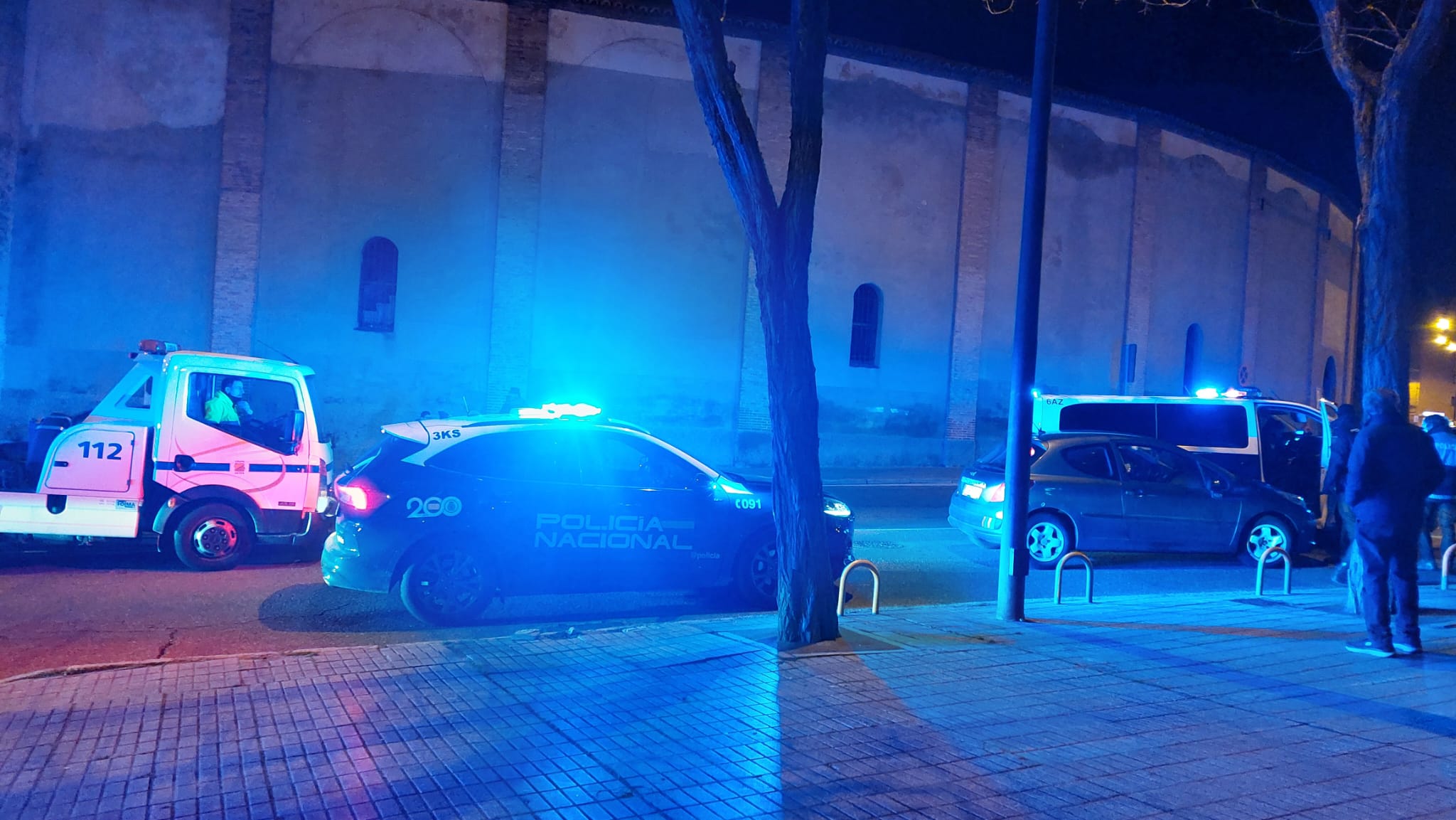 Amplio despliegue policial en las inmediaciones de la Plaza de Toros de Zamora 