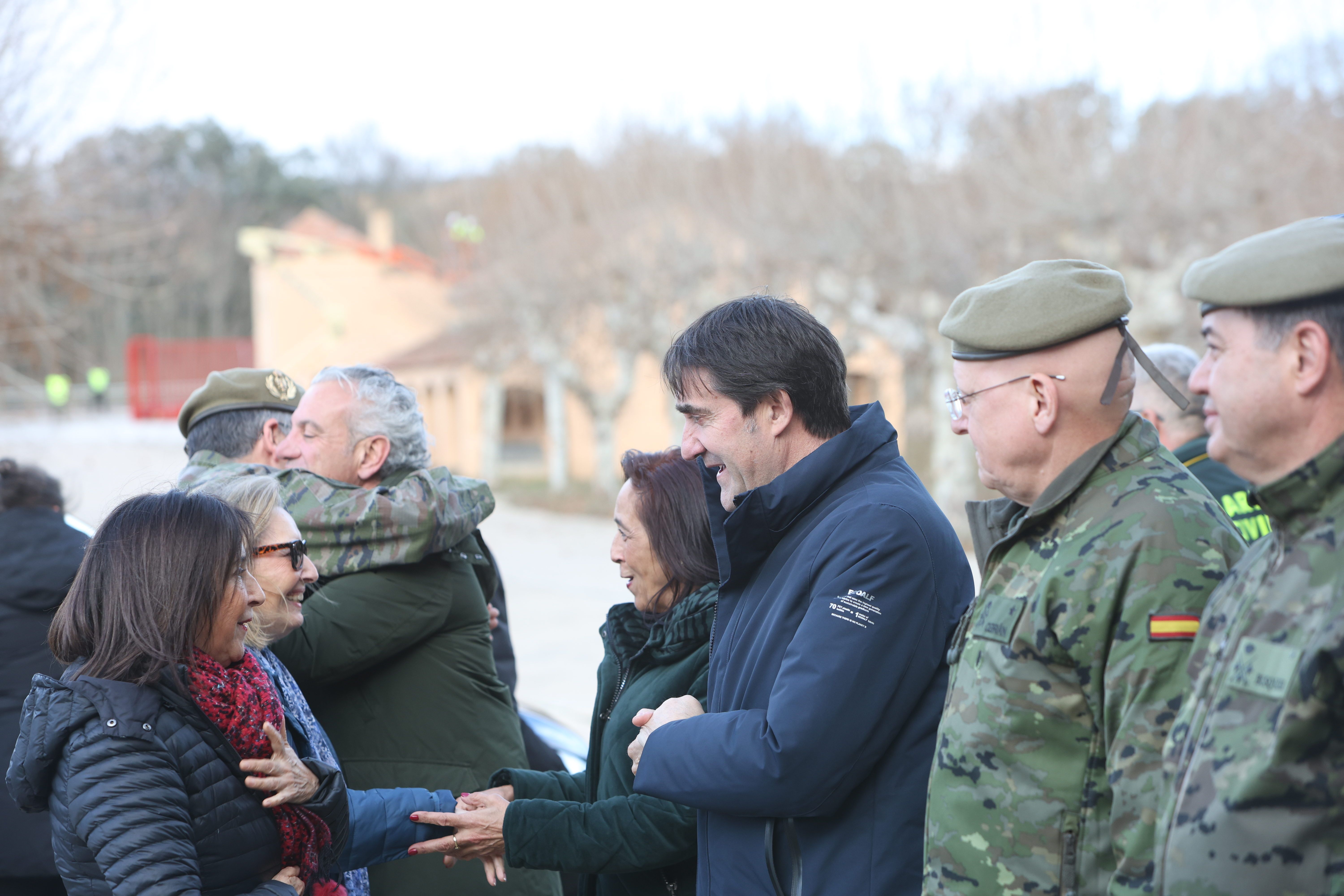 Suárez Quiñones y la ministra Margarita Robles en Monte la Reina. JL Leal. ICAL