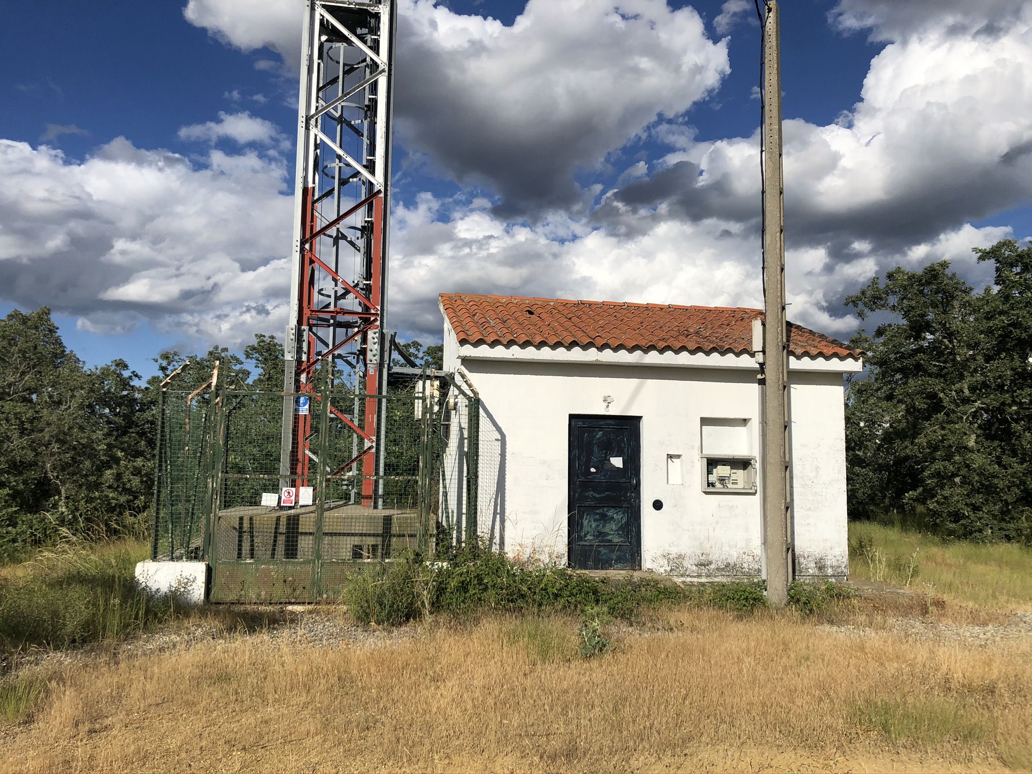 Antena de telefonía móvil de Rabanales en deplorable estado