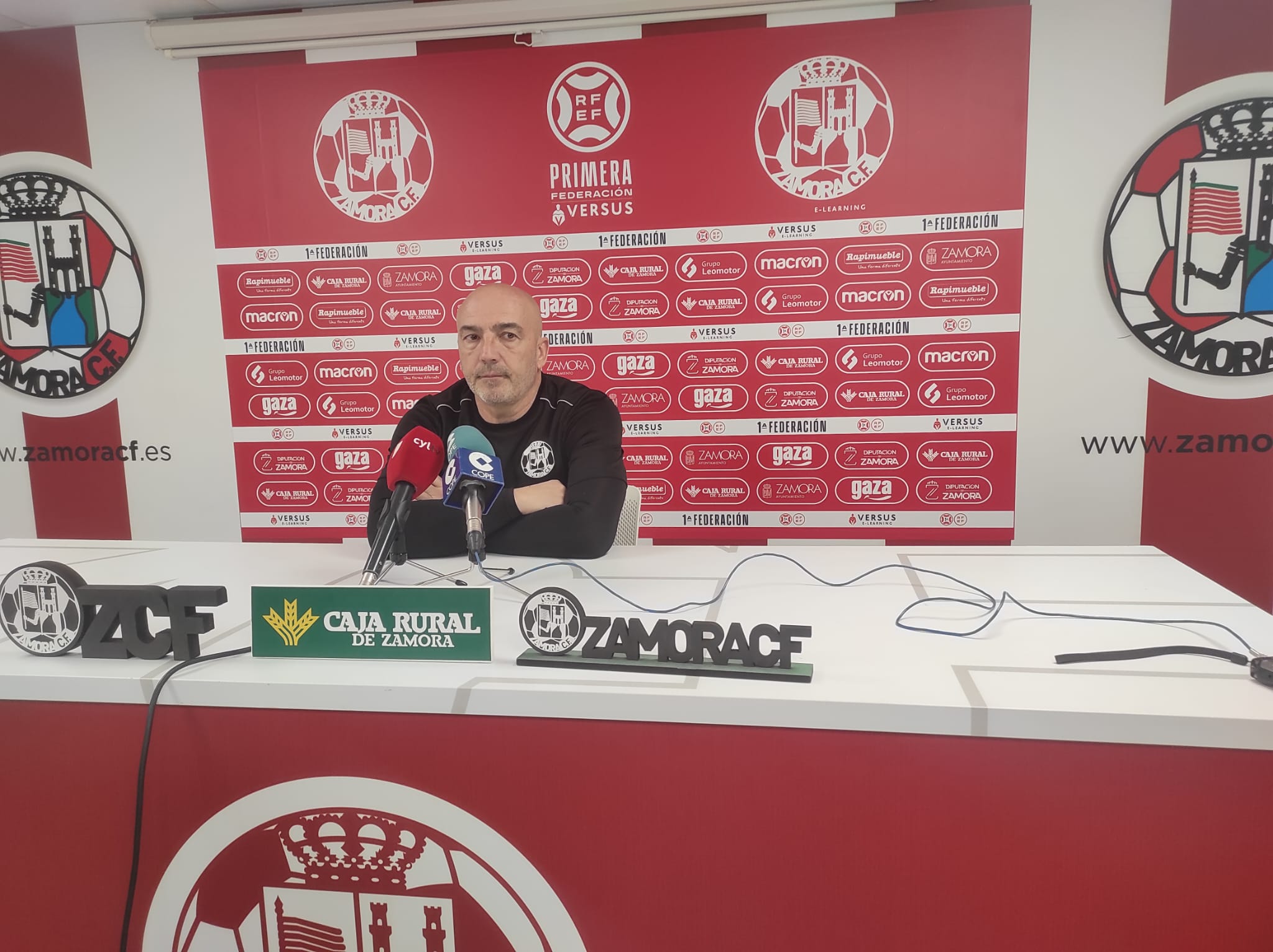 Juan Sabas en rueda de prensa previa al partido ante el Real Unión de Irún.