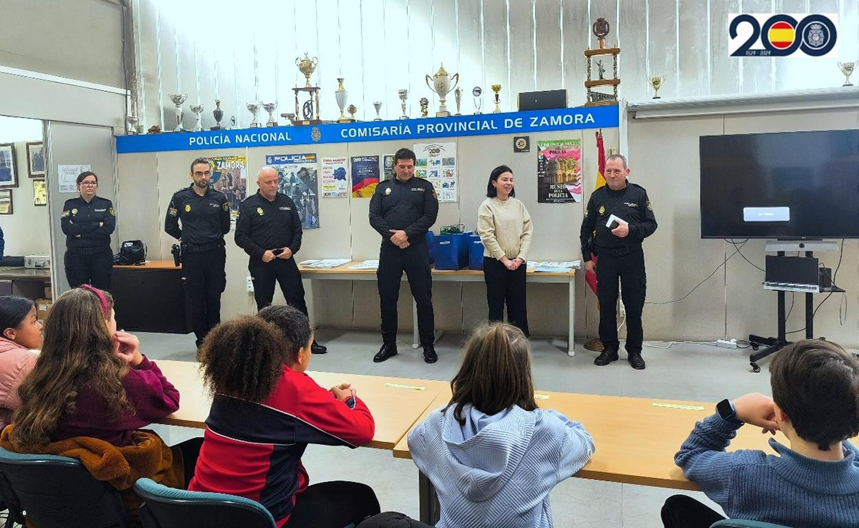 Acto de entrega de diplomas ‘Zamora con la Policía Nacional’