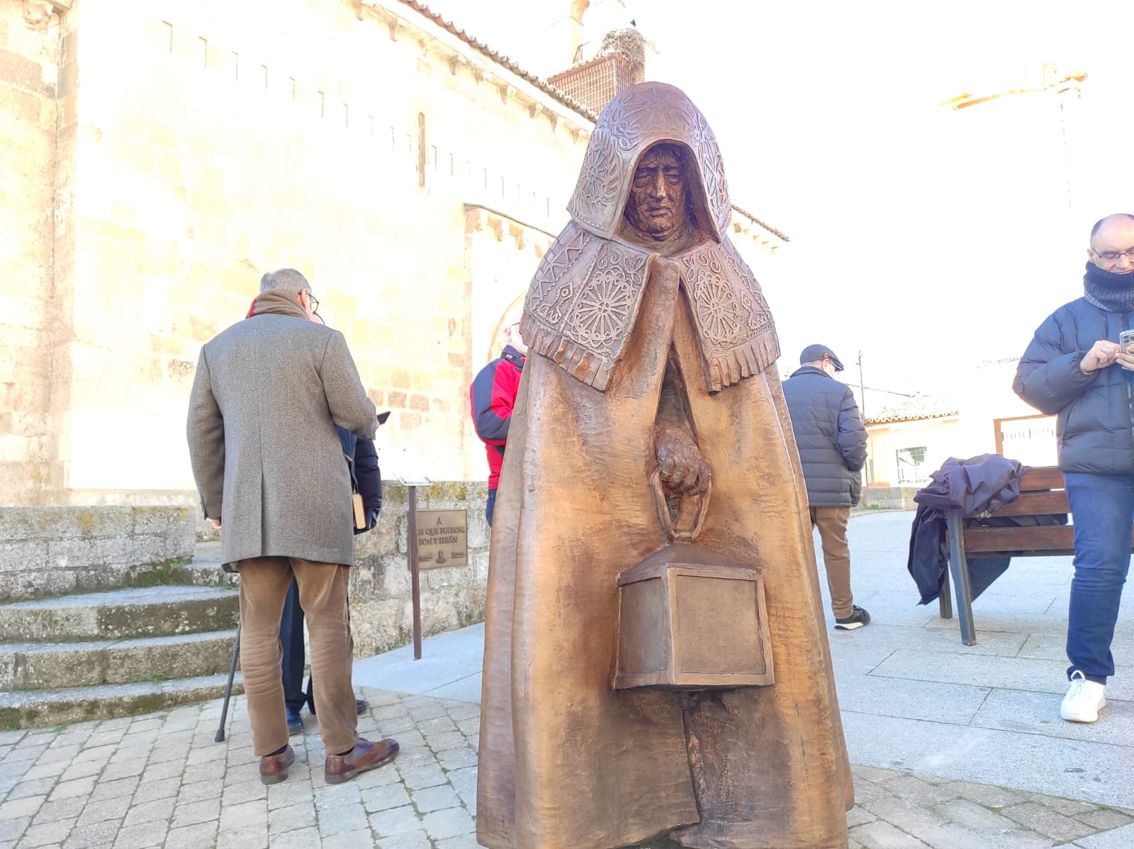 Inauguración de la escultura en honor a Ricardo Flecha en Olivares