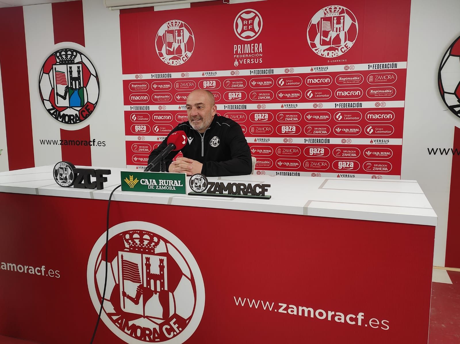 Juan Sabas en rueda de prensa previa al partido ante el Osasuna B