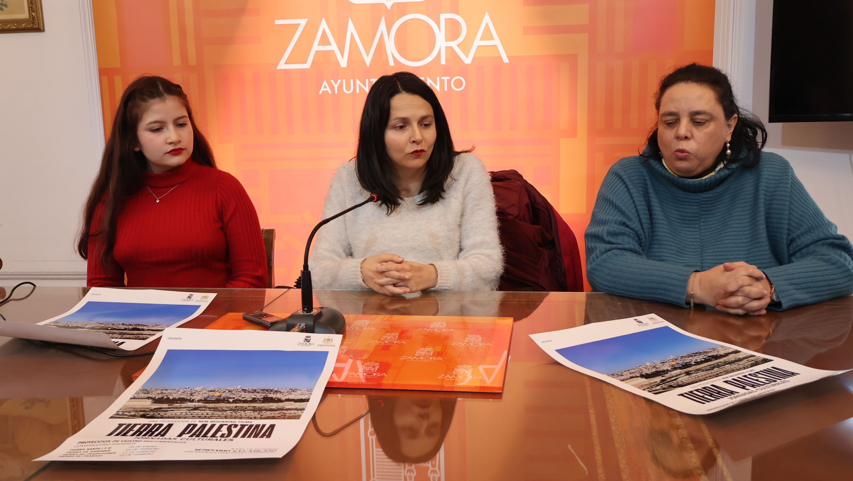 De izq a dcha. Galia Moreno, María Eugenia Cabezas y Claudia Pérez