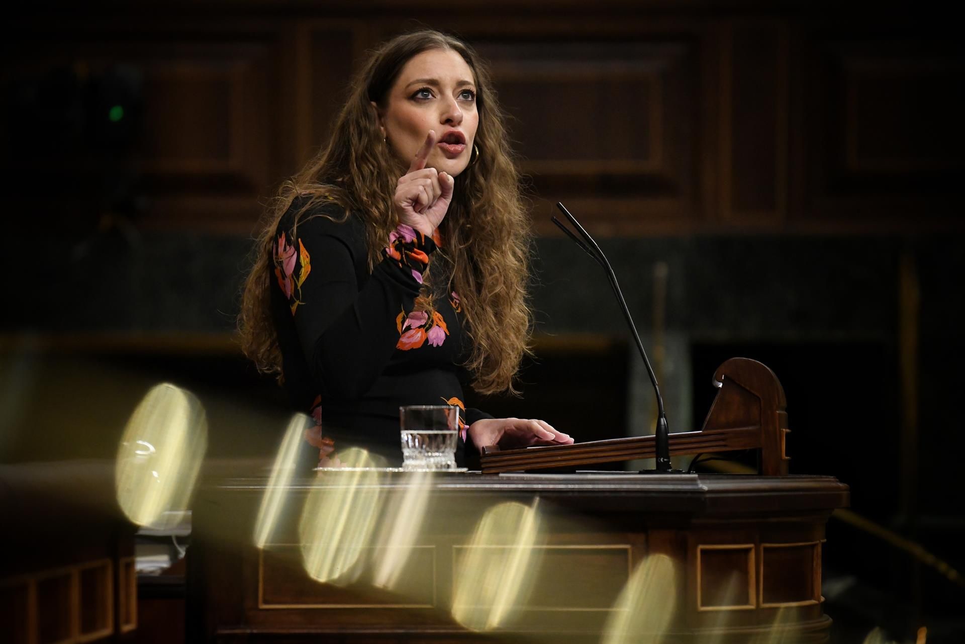 La diputada del PP, Ester Muñoz de la Iglesia, durante una sesión plenaria en el Congreso. EP