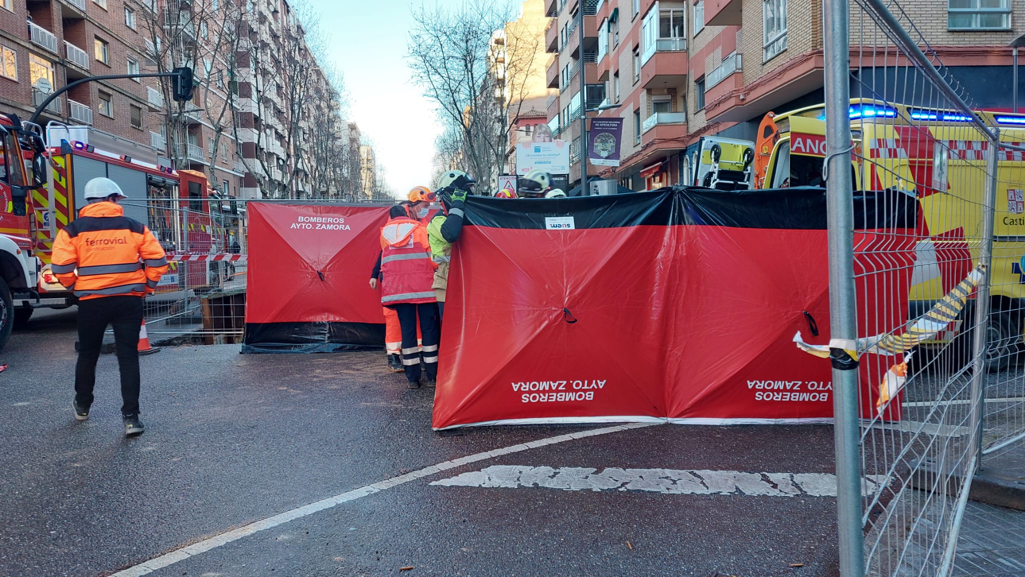 Movilizados los Bomberos para auxiliar al hombre herido 