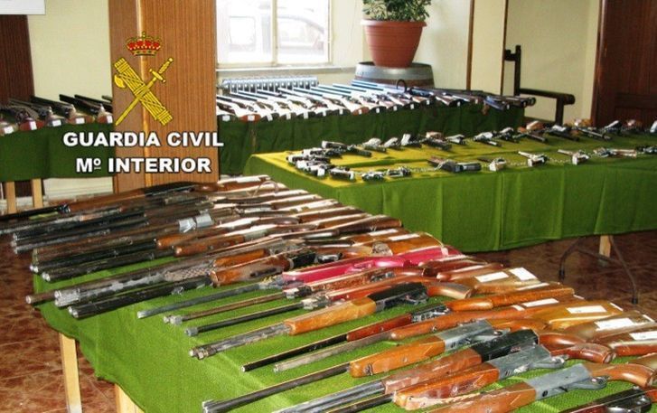  La Guardia Civil subasta 222 lotes de armas 