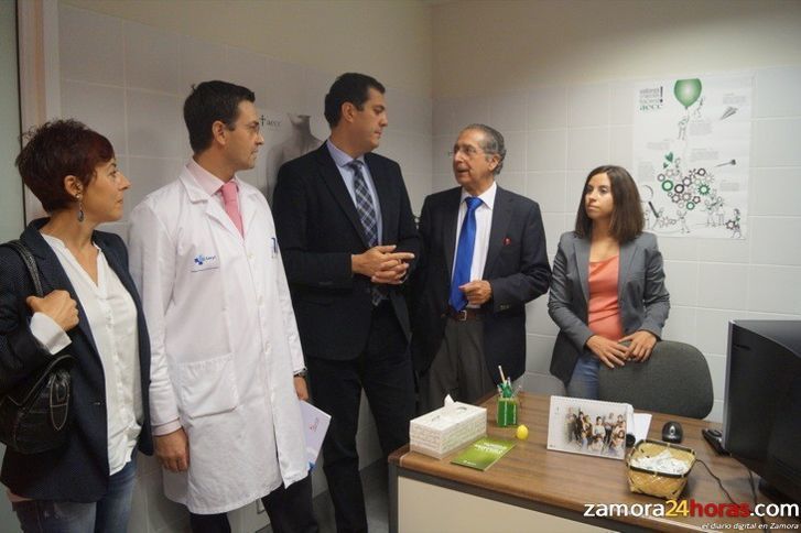  La AECC implanta en el Complejo Asistencial el punto de apoyo 'Primer impacto' para enfermos de cáncer 