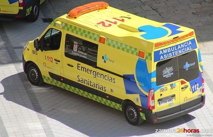  Cuatro heridos en el choque de dos coches en Benavente 