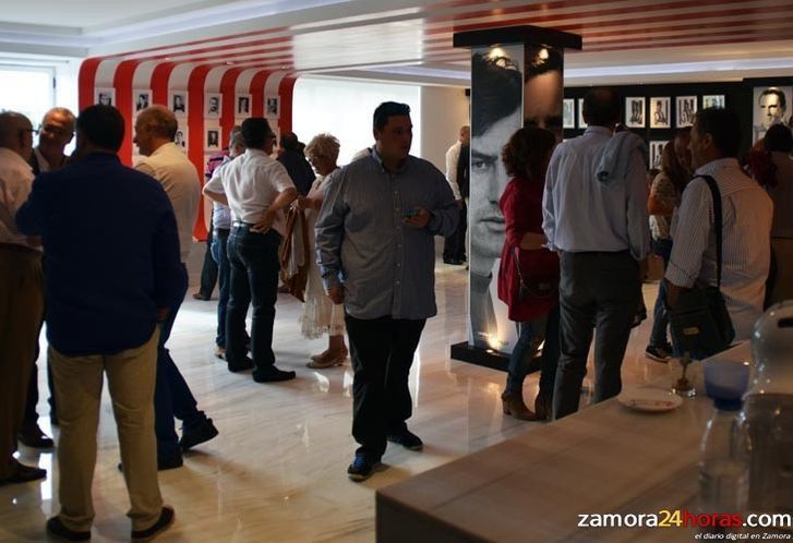  La directiva del Zamora presenta la nueva cafetería-museo del estadio 