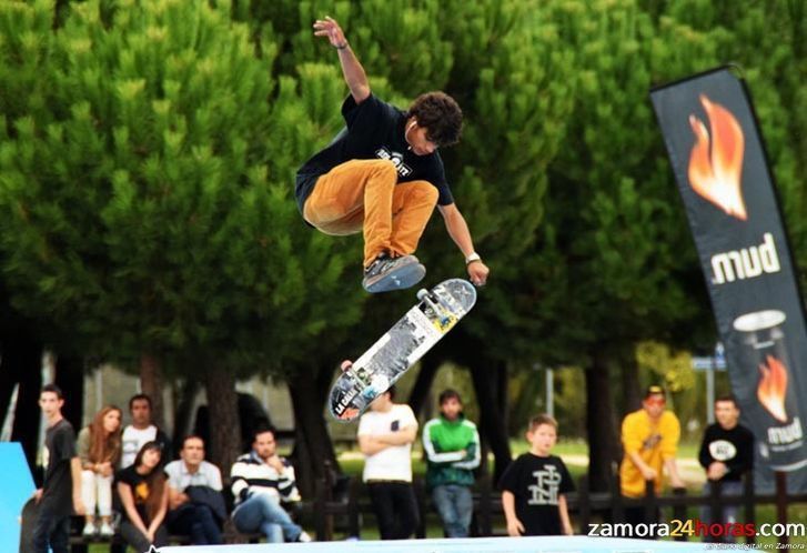  Animación y mucho ambiente en el Campeonato de Skateboard en la Aldehuela 