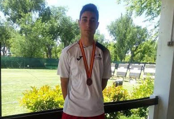  Álvaro Artime, del Arqueros Zamora, bronce en la Liga Nacional cadete 