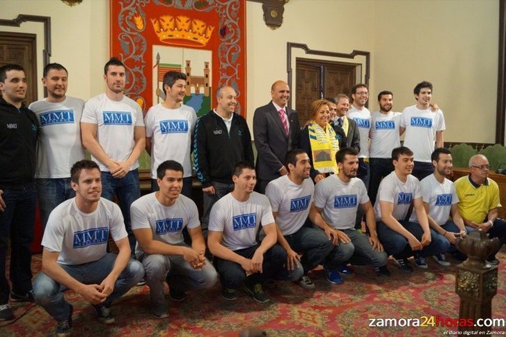  Los héroes del ascenso a Asobal, recibidos en el Ayuntamiento de Zamora 