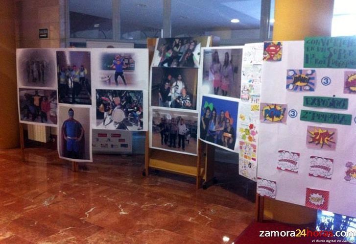  La Escuela Universitaria de Magisterio de Zamora acoge la muestra 'Superhéroes educativos' 