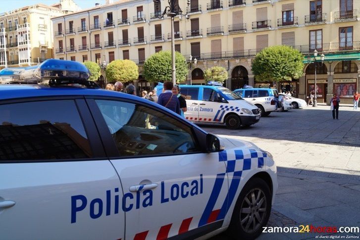  La Policía Municipal detiene a un joven por robar el bolso a una mujer 