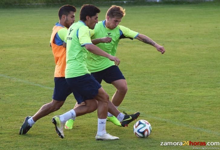  El Zamora vuelve al trabajo con toda la plantilla disponible después de cinco semanas con ausencias 