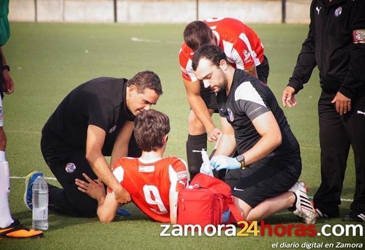  El jugador del Zamora B Víctor Coca revive los dramáticos minutos tras perder el conocimiento en el partido del sábado 