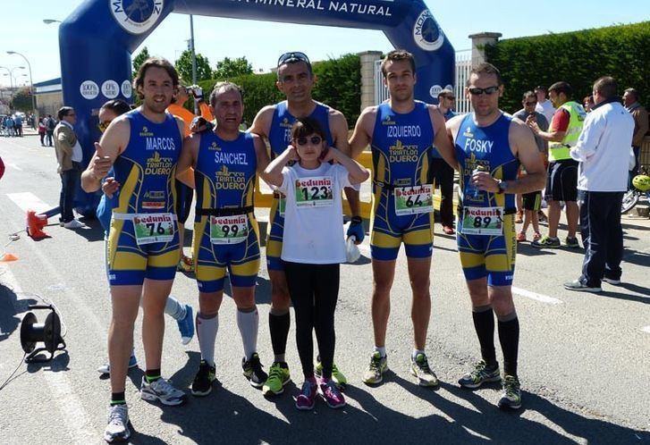  Elia Francisco, del Hiled Triatlón Duero, logra la medalla de oro en el Ducross Villares de la Reina 