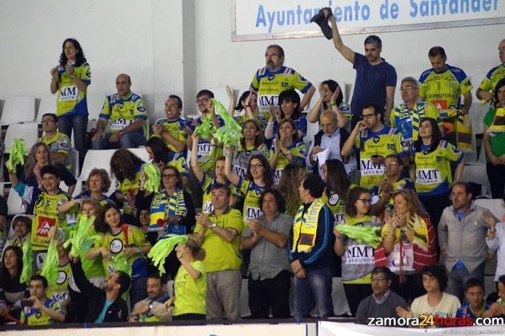  Más de cien zamoranos vibraron con el ascenso histórico del BM Zamora 