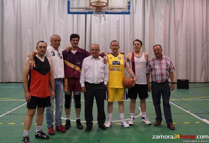  El baloncesto provincial rinde homenaje a Miguel Ángel García 