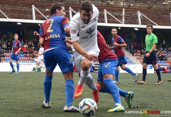  El balón parado condena al Zamora (1-0) 