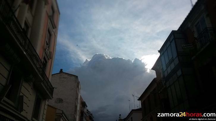  Cielos cubiertos, lluvias débiles dispersas y temperaturas en ligero descenso 