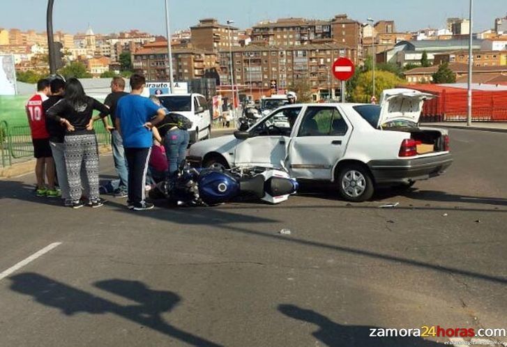  Un motorista herido al chocar con un turismo en la Cuesta del Bolón 