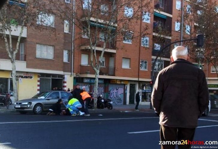  Un varón de 75 años herido al ser atropellado en la Avenida Requejo 